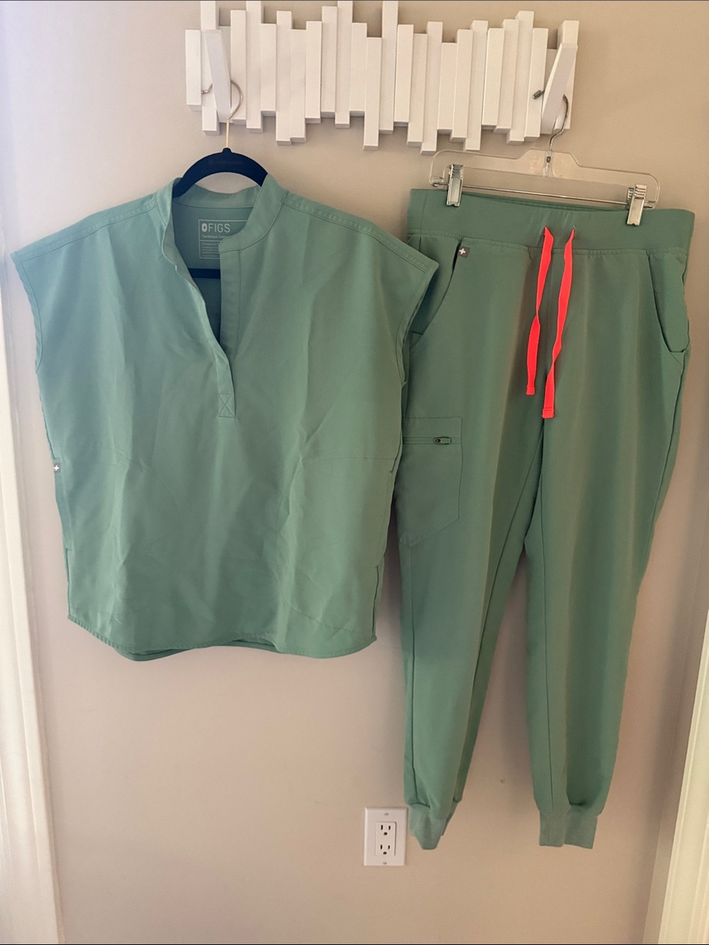 FIGS Jade Green Scrub Set Rafaela Top XS Zamora Jogger Pants S